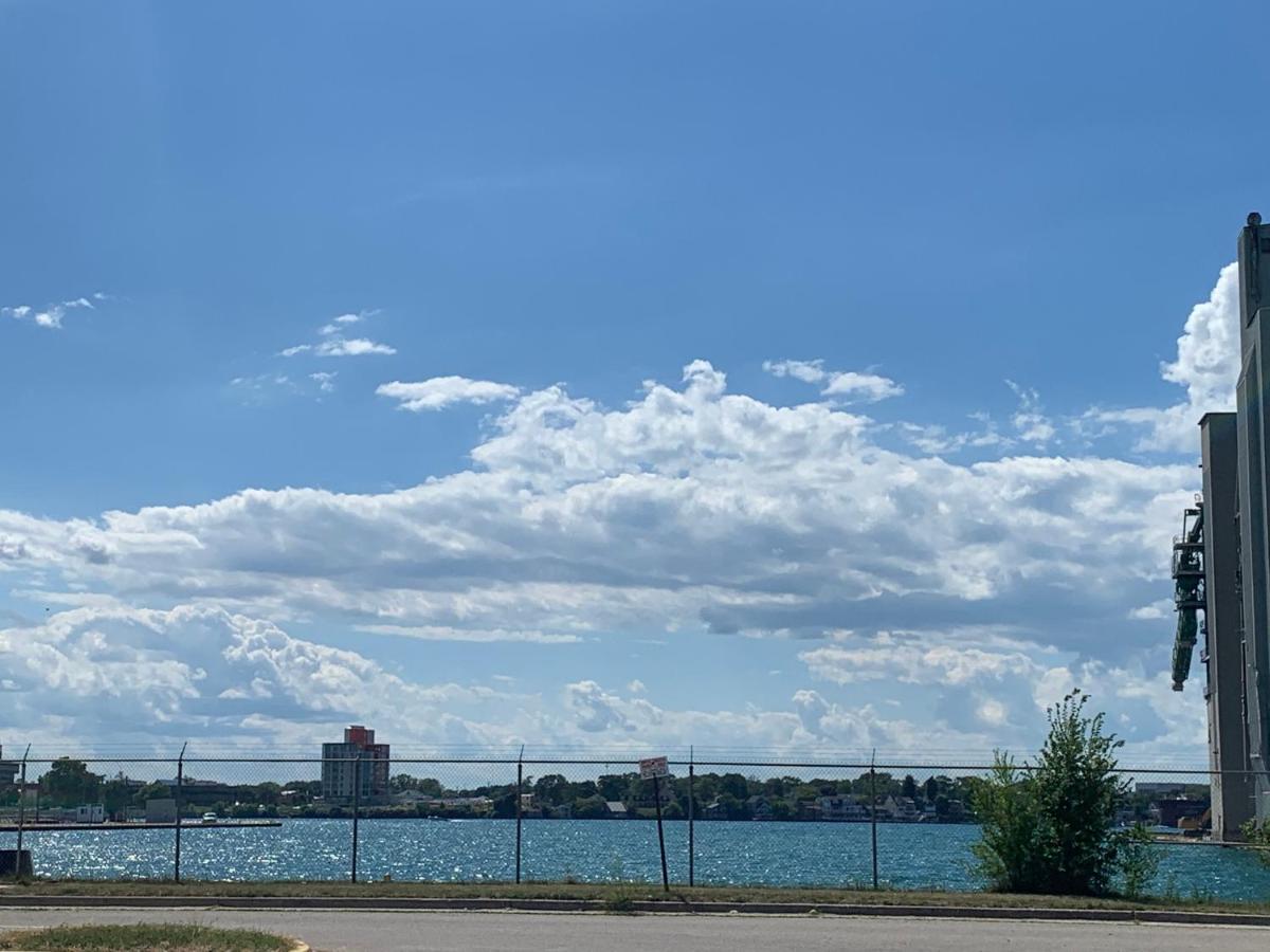 Days Inn By Wyndham Sarnia Harbourfront Exterior foto